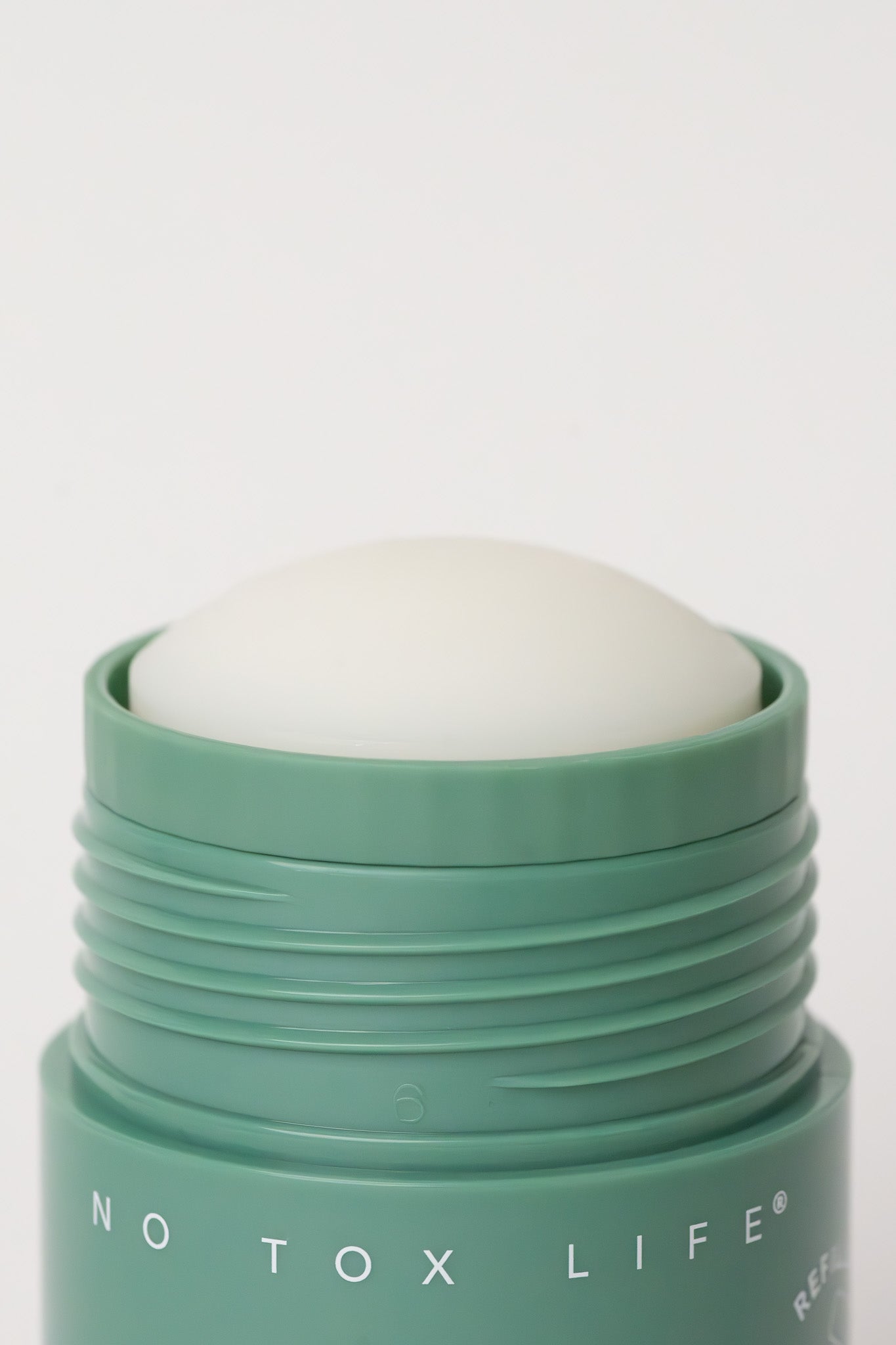 SOLIDSILK® Refillable Deodorant (Pure Aloe Fragrance-Free) - Extra Strength - No Tox Life® - MamaP bamboo toothbrush