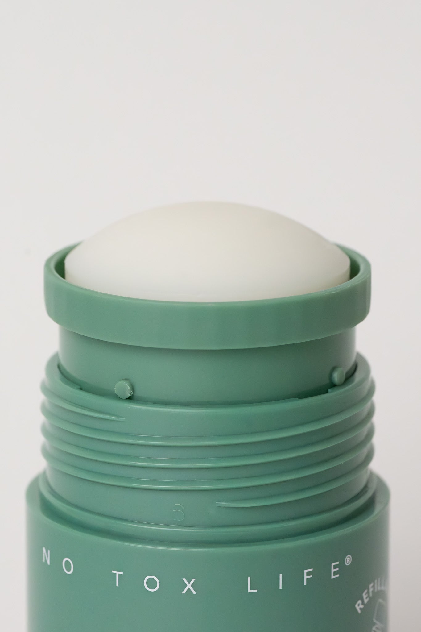 SOLIDSILK® Refillable Deodorant (Pure Aloe Fragrance-Free) - Extra Strength - No Tox Life® - MamaP bamboo toothbrush