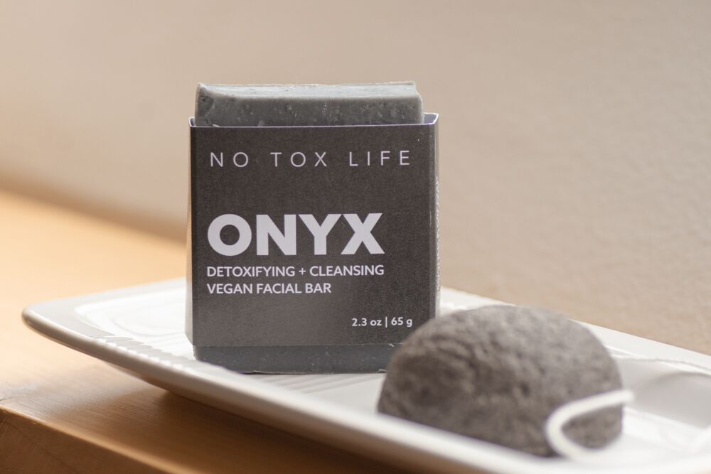SOLIDSILK® ONYX - Facial Cleansing Bar - No Tox Life® - MamaP bamboo toothbrush